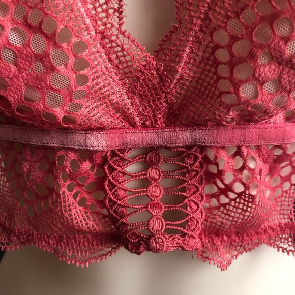 NWOT VS Very Sexy Bralette in Lacey Rose Size Medium - Picture 5 of 9